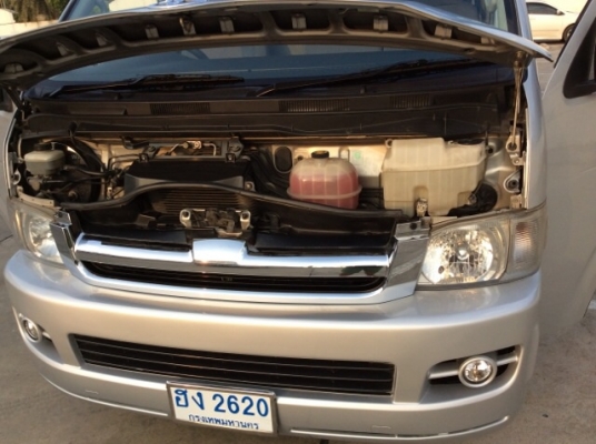 ขายรถตู้โตโยต้า คอมมิวเตอร์ หลังคาสูง ปี07 เครื่องดีเซล D4D 2.5 เทอร์โบ เกียร์ธรรมดา เพาเวอร์ กระจกไฟฟ้าทั้งคัน ภายในเบาะสวยสะอาด เบาะหลัง4แถวสวย แอร์หน้า-หลัง เย็นฉ่ำ ตัวถังสีสวย ไม่มีชน บางเดิม รถขับดี ยางใหม่ รถสวย มือเดียวป้ายแดง พร้อมใช้งานครับ