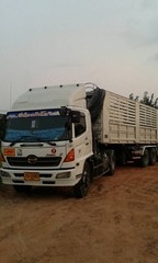 ขายรถหัวลาก 6 ล้อ 220 แรงม้า ปี 50 พร้อมหางคอกเหล็ก 2คานยาว 7 เมตรพร้อมใช้งาน