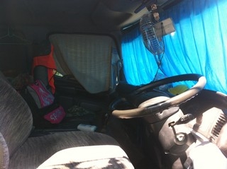 ขายรถหัวลาก 6 ล้อ 220 แรงม้า ปี 50 พร้อมหางคอกเหล็ก 2คานยาว 7 เมตรพร้อมใช้งาน