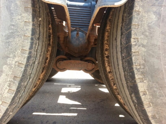 รถฮีโน่ 10 ล้อ หัวลาก 380 แรงม้า. ปี 52 - 53  (  มีขาย 10 หัว. )   สนใจติดต่อ 081 - 6079515