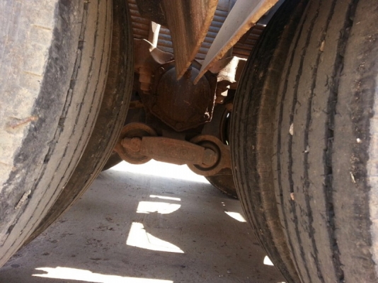 รถฮีโน่ 10 ล้อ หัวลาก 380 แรงม้า. ปี 52 - 53  (  มีขาย 10 หัว. )   สนใจติดต่อ 081 - 6079515