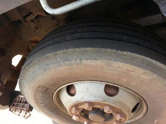 รถฮีโน่ 10 ล้อ หัวลาก 380 แรงม้า. ปี 52 - 53  (  มีขาย 10 หัว. )   สนใจติดต่อ 081 - 6079515