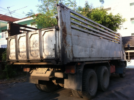 ขาย 10 ล้อ ดั้ม Isuzu Rocky 690,000 บาท