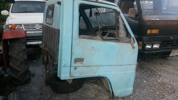 ขายหัวรถอีซูซู NK หัวยกของครบครับตามสภาพ ขาย 25000 บาท