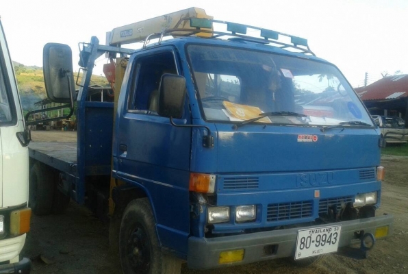 รถบรรทุกติดเครนเก่านอกTADANO 2.5 ตัน ISUZU NPR ,6 ล้อกลาง ราคาเพียง 400,000 บาท สนใจติดต่อ 0819337688