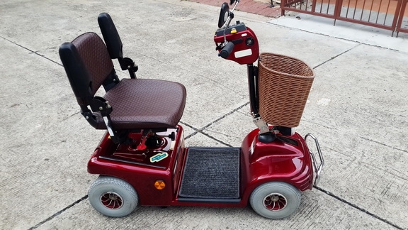 ราคาโปรเดือน พฤศจิกายน รถไฟฟ้า 4 ล้อ SHOP RIDER สำหรับคนแก่หรือคนพิการ เพิ่งมาจากญี่ปุ่น