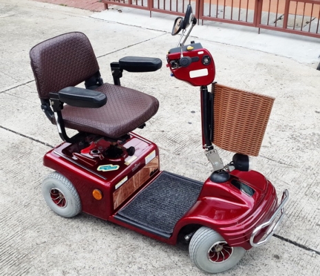 ราคาโปรเดือน พฤศจิกายน รถไฟฟ้า 4 ล้อ SHOP RIDER สำหรับคนแก่หรือคนพิการ เพิ่งมาจากญี่ปุ่น