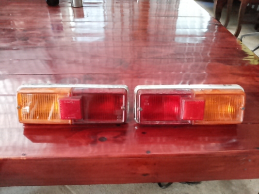 ขายไฟท้ายเฟียต125