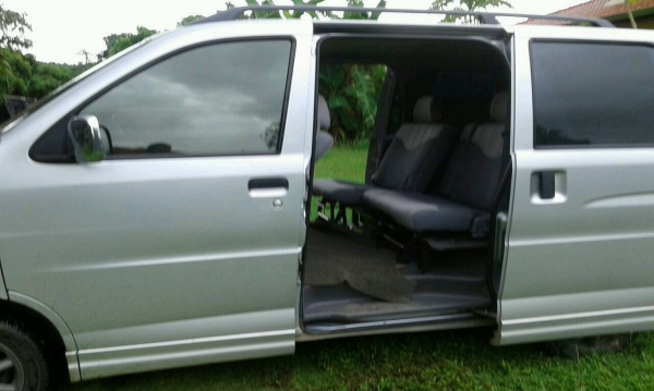 เพื่อนฝากขายรถตู้ไดฮัทสุ รุ่น s220g เกียร์ออโต้ 086-3531003 คุณอั่ม