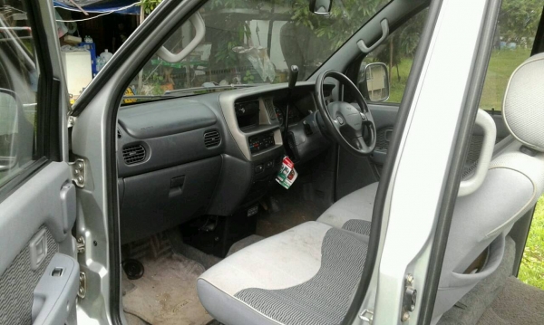 เพื่อนฝากขายรถตู้ไดฮัทสุ รุ่น s220g เกียร์ออโต้ 086-3531003 คุณอั่ม