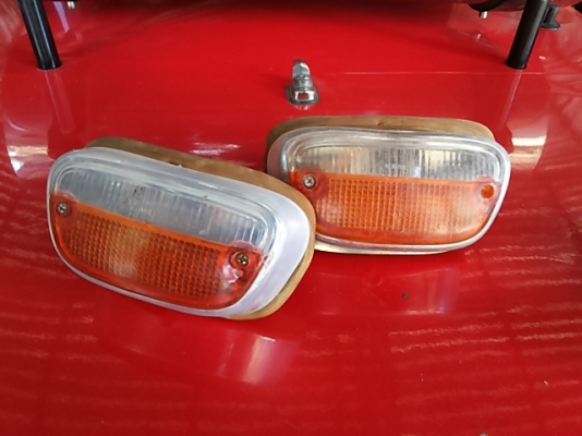 ขายไฟเลี้ยวเปอร์โย404ครับ1คู่