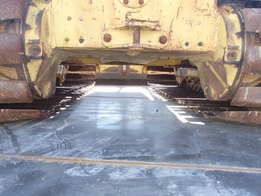 รถดัน Komatsu D20PLL-7 รุ่น 7 เลยครับ นำเข้าจากญี่ปุ่นแท้ๆ แทรคกว้าง 1.05เมตร สวยเดิมๆ แจ่มมาก ขายไม่แพงด้วย 086-303-9797 กู๋อ๋า