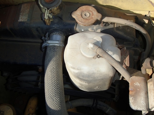 รถดัน Komatsu D20PLL-7 รุ่น 7 เลยครับ นำเข้าจากญี่ปุ่นแท้ๆ แทรคกว้าง 1.05เมตร สวยเดิมๆ แจ่มมาก ขายไม่แพงด้วย 086-303-9797 กู๋อ๋า