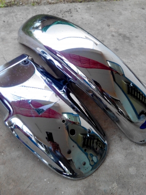 ขายบังโคลง กับ กระบังโซ่ สภาพเงาเยี่ยม ของ yamaha xj spacial 400 cc 4GO ราคา 1500 บาท ขายบังโคลง กับ กระบังโซ่ สภาพเงาเยี่ยม ของ yamaha xj spacial 400 cc 4GO ราคา 1500 บาท