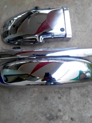 ขายบังโคลง กับ กระบังโซ่ สภาพเงาเยี่ยม ของ yamaha xj spacial 400 cc 4GO ราคา 1500 บาท ขายบังโคลง กับ กระบังโซ่ สภาพเงาเยี่ยม ของ yamaha xj spacial 400 cc 4GO ราคา 1500 บาท