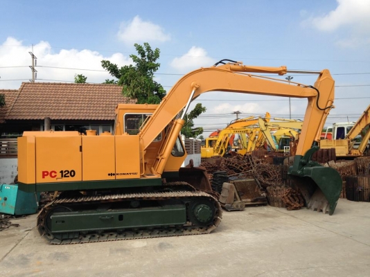 MODEL KOMATSU PC120-2 เชคนอก ราคาคุยได้นะคะเจ้าของใจดี รถนำเข้าจากญี่ปุ่นไม่เคยใช้งานในไทย พร้อมใบอินวอย สภาพพร้อมลุยงาน SERIAL PC120-2 - 15108 ENGINE 4D1052-154131 ราคา  750,000  บาท