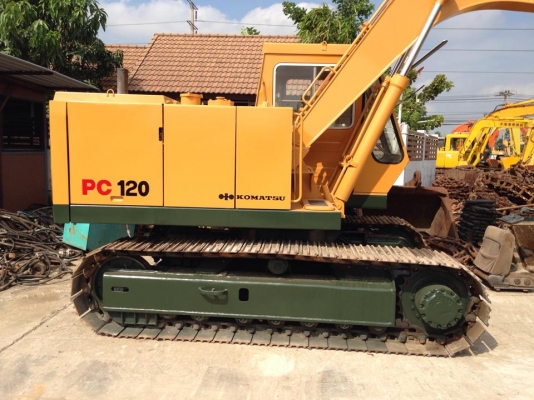 MODEL KOMATSU PC120-2 เชคนอก ราคาคุยได้นะคะเจ้าของใจดี รถนำเข้าจากญี่ปุ่นไม่เคยใช้งานในไทย พร้อมใบอินวอย สภาพพร้อมลุยงาน SERIAL PC120-2 - 15108 ENGINE 4D1052-154131 ราคา  750,000  บาท