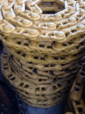 อะไหล่โซ่แทรค Track link  โซ่เปล่า PC100-1-2-3  ราคา 55,000 บาท ของพร้อมส่งค่ะ