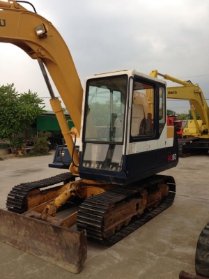 KOMATSU PC60-6 สภาพเทพ  เชคนอกเก่าญี่ปุ่นแท้ รถขุด : KOMATSU PC60-6  ชั่วโมง : 9,167 ชม.  เครื่อง : 4D95L-1  ราคา 850,000บาท