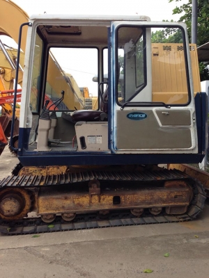 KOMATSU PC60-6 สภาพเทพ  เชคนอกเก่าญี่ปุ่นแท้ รถขุด : KOMATSU PC60-6  ชั่วโมง : 9,167 ชม.  เครื่อง : 4D95L-1  ราคา 850,000บาท