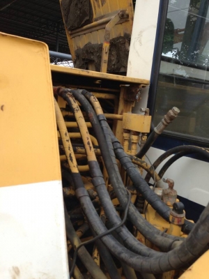 KOMATSU PC60-6 สภาพเทพ  เชคนอกเก่าญี่ปุ่นแท้ รถขุด : KOMATSU PC60-6  ชั่วโมง : 9,167 ชม.  เครื่อง : 4D95L-1  ราคา 850,000บาท