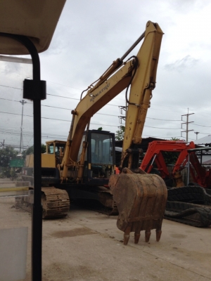 ขายรถในราคาถูก KOMATSU PC120-3 ราคา 460,000 ขายรถในราคาถูก KOMATSU PC120-3 ราคา 460,000