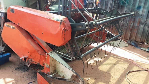 ขายรถเกี่ยวKUBOTA DC60พร้อม ยกคู่ รถลากเทรลเลอร์ สภาพพร้อมใช้งาน เครื่องดี ตู้สีดี พร้อมลุยงาน แทรคสวย