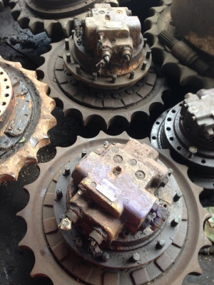 อะไหล่  ตัวเดิน มอเตอร์ตัวเดิน  รถแบคโฮ