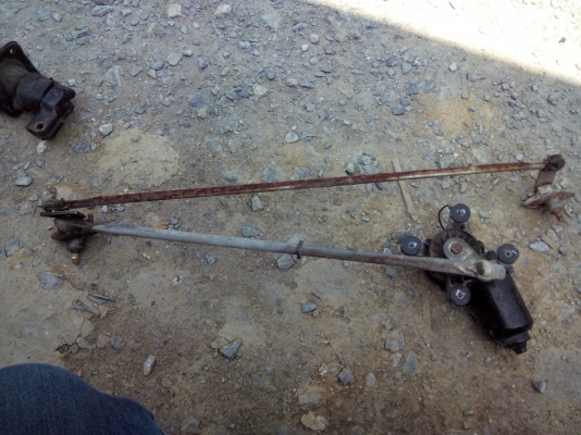 ขายมอเตอร์ปัดน้ำฝน ฟอด์เรจเจอร์พร้อมขา ขาย1000