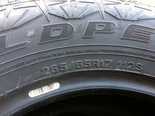 ขายยางใหม่ Falken Wildpeak A/Tขนาด 265 65 r17 พร้อมแม็กลายหยดน้ำขอบ17