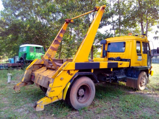 ขายเครนยกขยะ ตามรูปยกนำ้หนักได้เกิน5ตันครับขายทั้กระบะได้ครบชุดใหญ่พร้อมปั้มเลยครับ