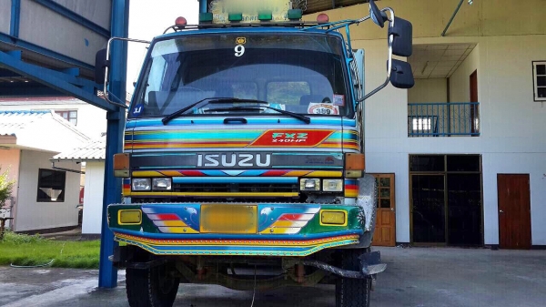 ขายสิบล้อisuzu 240 เครื่อง320 สภาพใช้งานได้เลย1,100,000฿