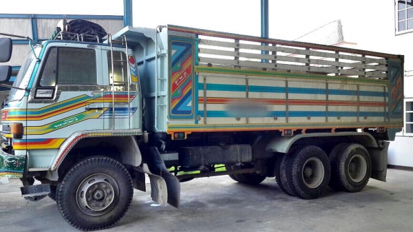 ขายสิบล้อisuzu 240 เครื่อง320 สภาพใช้งานได้เลย1,100,000฿