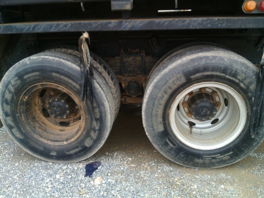 10ล้อดั้ม380แรง FM2PNLDปี*2554 ไมล์255000 กม. รถสภาพสวย เดิมๆจากห้าง มีระบบลากพ่วง..