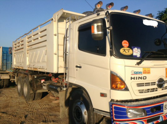 ขายรถบรรทุก 10 ล้อดัมพ์ HINO MEGA 251 แรงม้าปี 2556 ไมล์ 87401 กม. มีระบบลากพ่วง ราคา 2250000