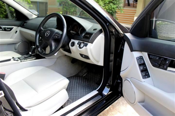 2010BENZ,C200 KOMPRESSOR รถศูนย์Benzthailand เจ้าของขายเอง กระจังหน้าsport 2010BENZ,C200 KOMPRESSOR รถศูนย์Benzthailand เจ้าของขายเอง กระจังหน้าsport