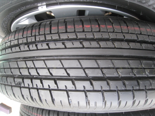 ขายกะทะล้อป้ายแดง Honda city ขอบ15  พร้อมยางปี14 สนใจติดต่อเล็กคลองสาม ครับ 081-3747940