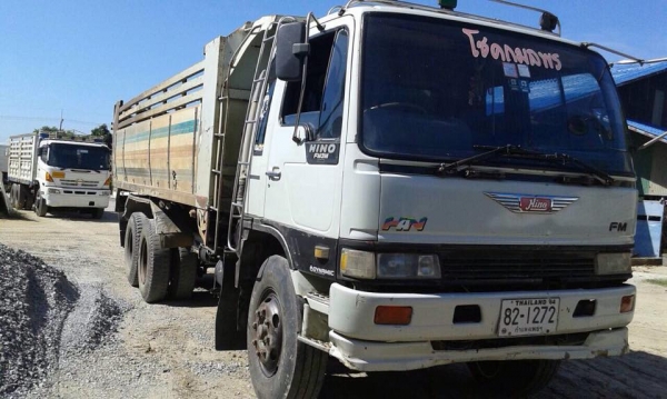 ขาย3M กระบะโล สวยพร้อมใช้ ราคา 1,000,000 ต่อรอง โทร 087-9666599 คุณหนาม