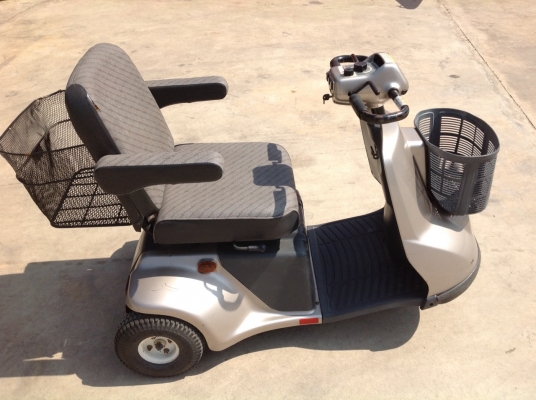 Suzuki รถคนแก่ 3 ล้อ สภาพเดิมๆจากญี่ปุ่น นำเข้าจากประเทศญี่ปุ่น