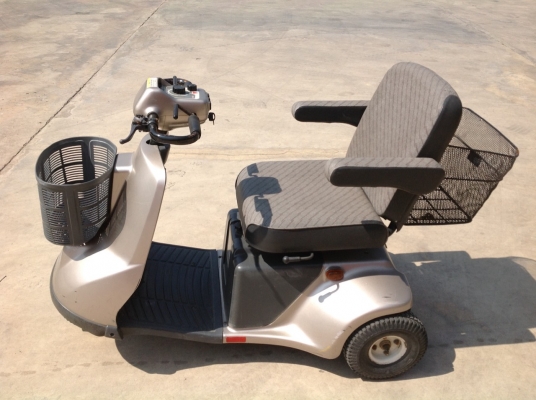 Suzuki รถคนแก่ 3 ล้อ สภาพเดิมๆจากญี่ปุ่น นำเข้าจากประเทศญี่ปุ่น