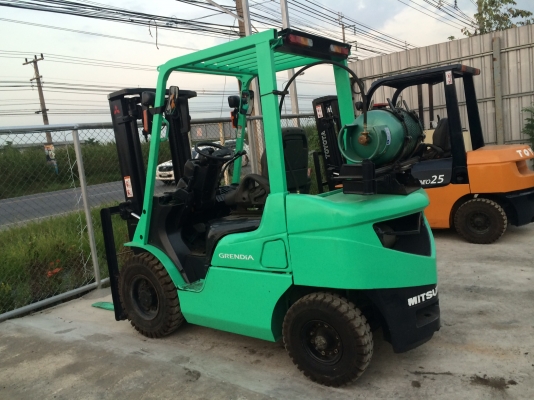 ขายโฟล์คลิฟ MITSUBISHI GRENDIA(รุ่นล่าสุด) 2.5 ตัน เกียร์ออโต้ รถดีมากๆๆรับประกัน 270,000 ติดต่อ094-4267888