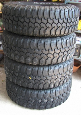 เพื่อนฝากขาย ยาง Maxxis BIGHORN 265/75/16 ปี 31/10 ชุดละ 4,000.- เพิ่งถอดวันนี้