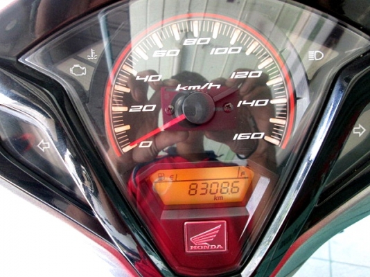 CLICK 125 i รุ่น racing ระบบ combibrake สีดำด้าน รถเดือน พฤศจิกายน ปี 56 ไมล์ 8 พันโล ของแถม 2 รายการ 35900