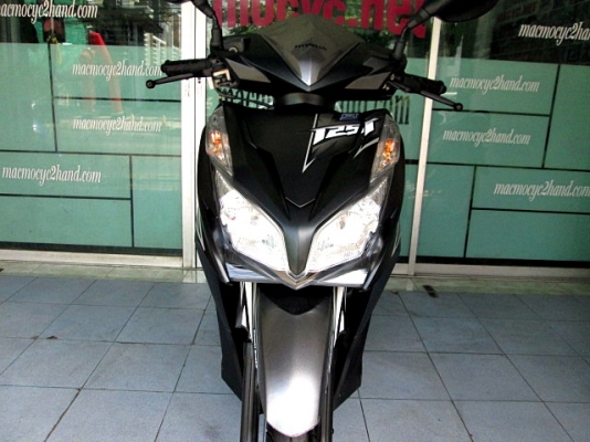 CLICK 125 i รุ่น racing ระบบ combibrake สีดำด้าน รถเดือน พฤศจิกายน ปี 56 ไมล์ 8 พันโล ของแถม 2 รายการ 35900