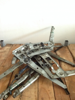 ดีเคเซียงกง รางกระจกไฟฟ้า เเละไม่ไฟฟ้า ของรถบรรทุก กะบะ