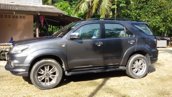 รถบ้านสวยๆ ฟอร์จูนเนอร์ ปี2005 2.7v เบนซิน+แก๊ส หัวฉีด