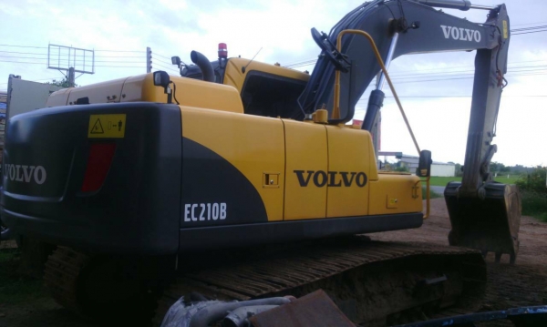 ขายด่วน VOLVO EC210B สภาพ98\%(806ช.ม)