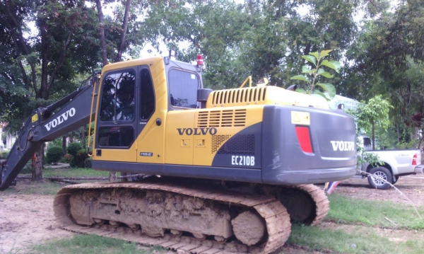 ขายด่วน VOLVO EC210B สภาพ98\%(806ช.ม)