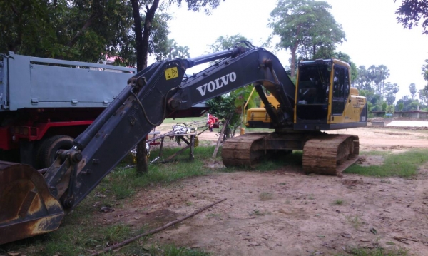 ขายด่วน VOLVO EC210B สภาพ98\%(806ช.ม)