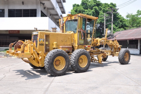 รถมอเตอร์เกรดเดอร์CATTERPILLAR140G